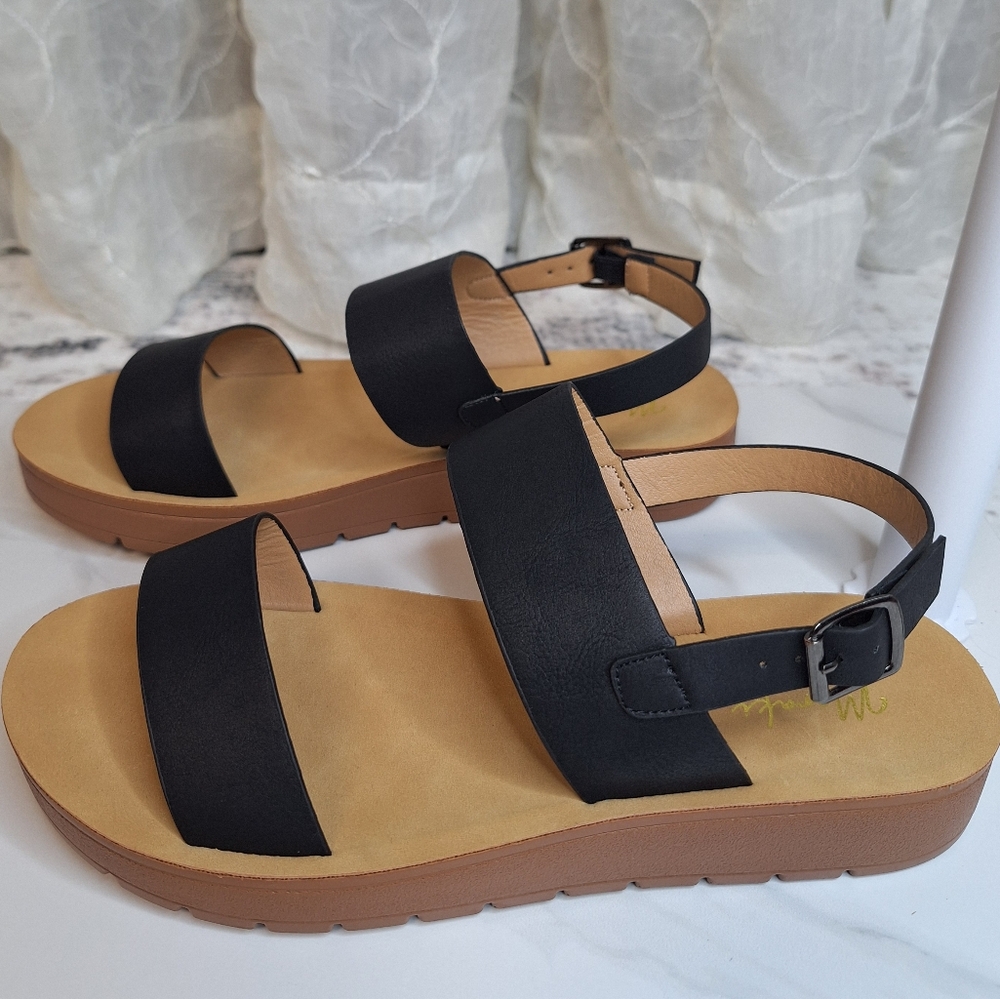 Meraki Strap Black Sandals with Tan Sole And Buckle Clouser Boutique Women's 7